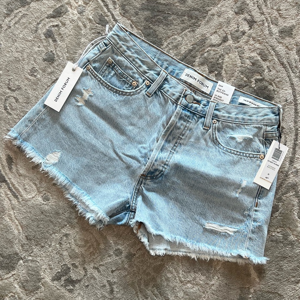 ✨NWT ✨ Denim Forum | The Ex Boyfriend Hi-Rise Jean Short | 26 | Light Blue